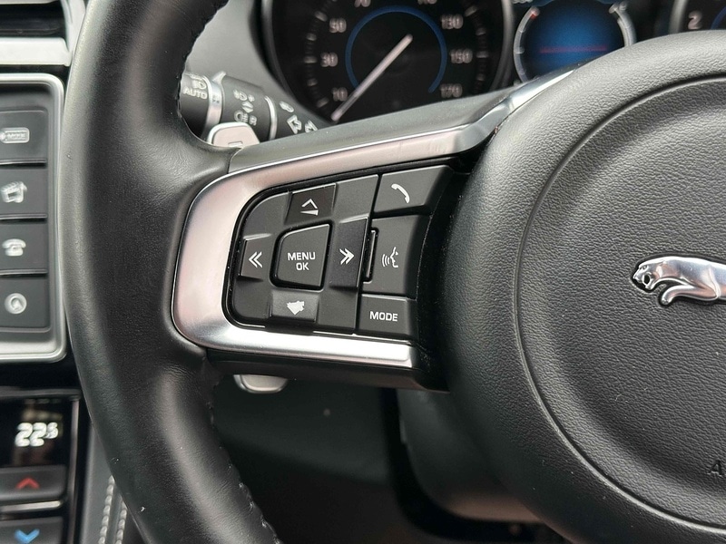 Used Jaguar F-Pace 2017 for sale - 76376388: Photo 52