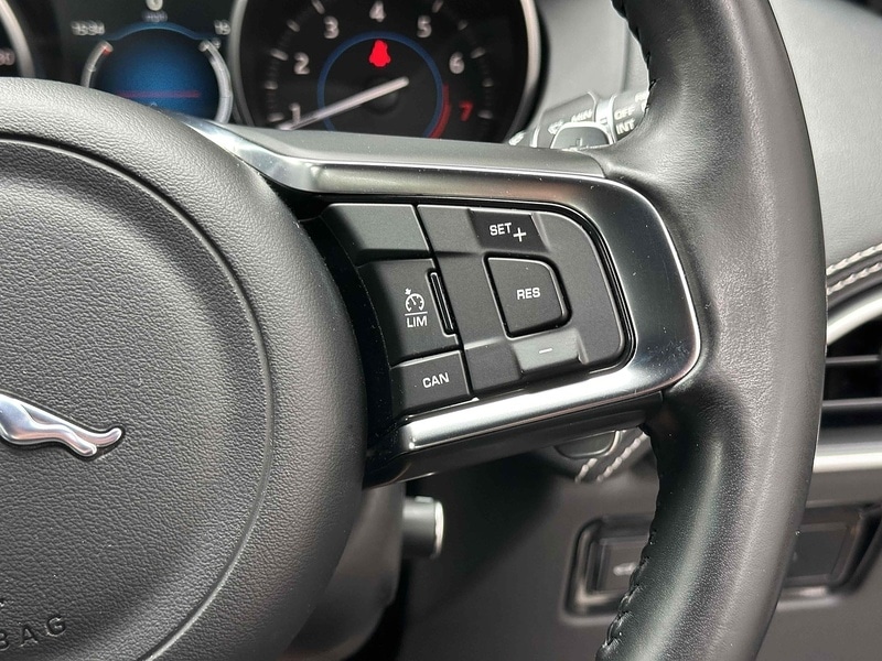 Used Jaguar F-Pace 2017 for sale - 76376388: Photo 53