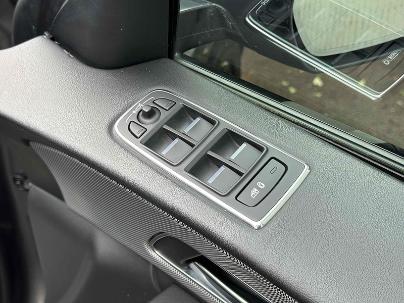 Used Jaguar F-Pace 2017 for sale - 76376388: Photo 59