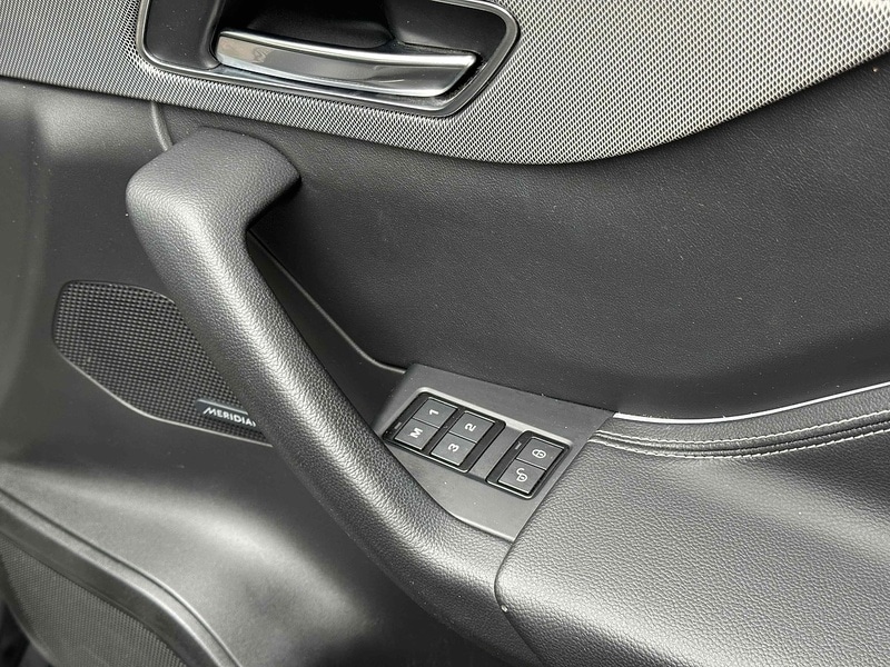 Used Jaguar F-Pace 2017 for sale - 76376388: Photo 61