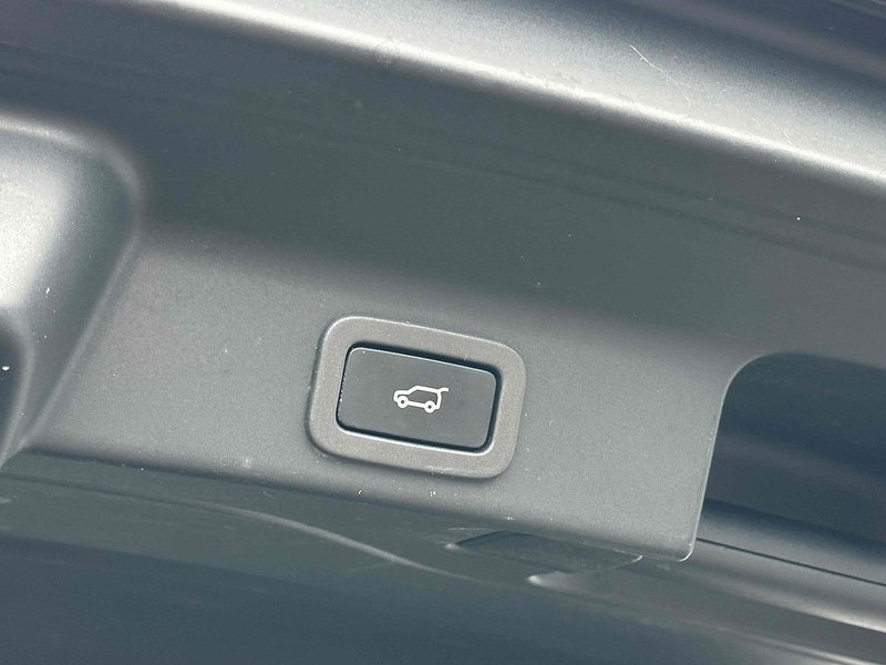 Used Jaguar F-Pace 2017 for sale - 76376388: Photo 67