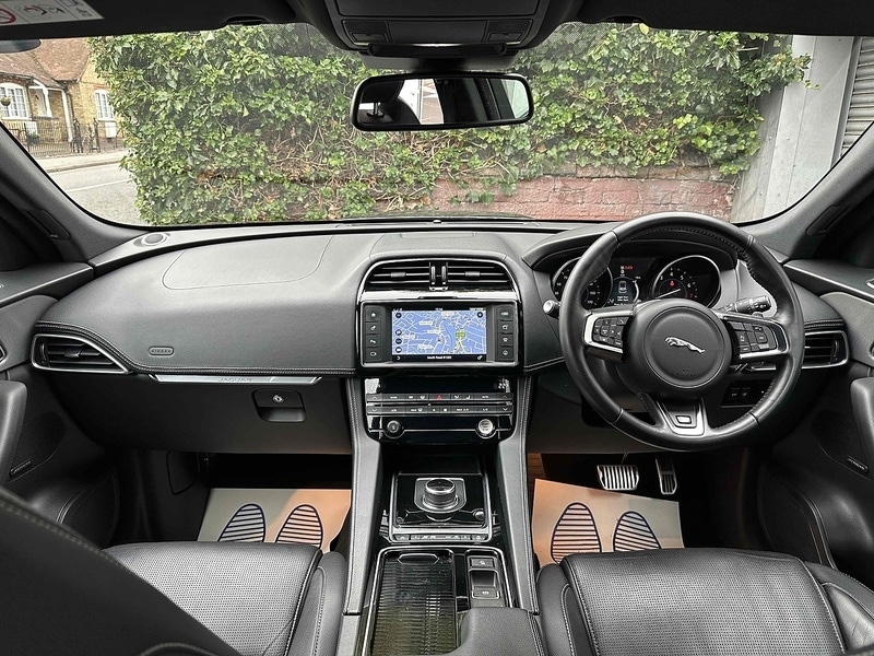 Used Jaguar F-Pace 2017 for sale - 76376388: Photo 7