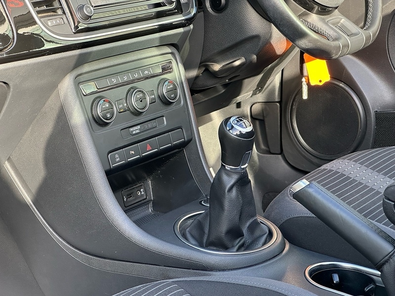 Used Volkswagen Beetle 2016 for sale - 76694280: Photo 25