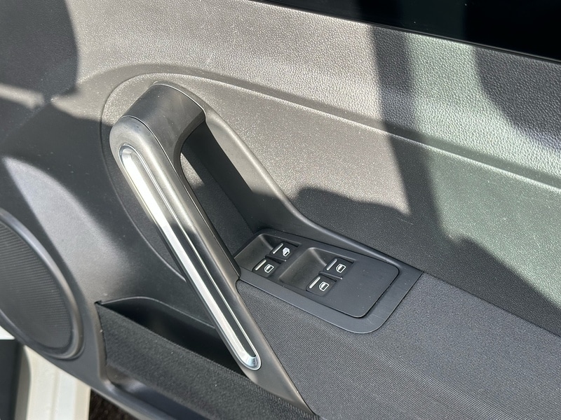 Used Volkswagen Beetle 2016 for sale - 76694280: Photo 46