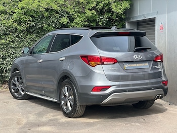 Used Hyundai Santa Fe 2016 for sale - 79434817: Photo