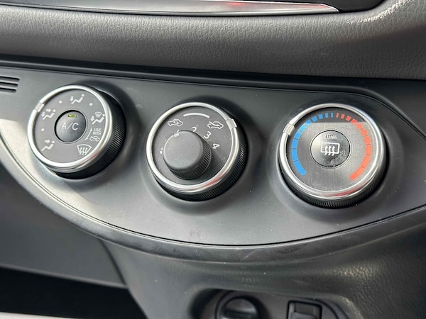 Used Toyota Yaris 2019 for sale - 75009458: Photo 32
