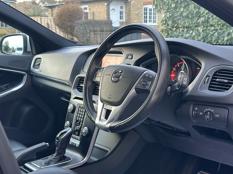 Used Volvo V40 2018 for sale - 77303243: Photo 13