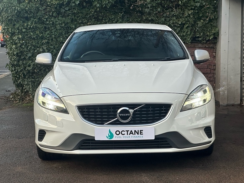 Used Volvo V40 2018 for sale - 77303243: Photo 2