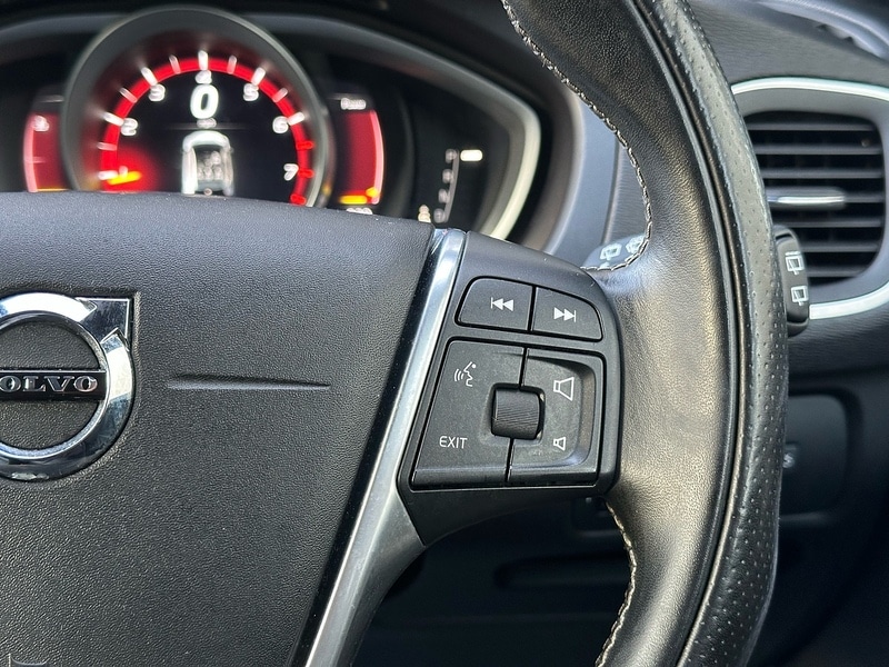 Used Volvo V40 2018 for sale - 77303243: Photo 39