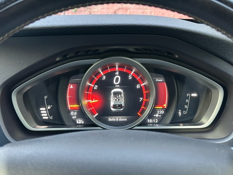 Used Volvo V40 2018 for sale - 77303243: Photo 42