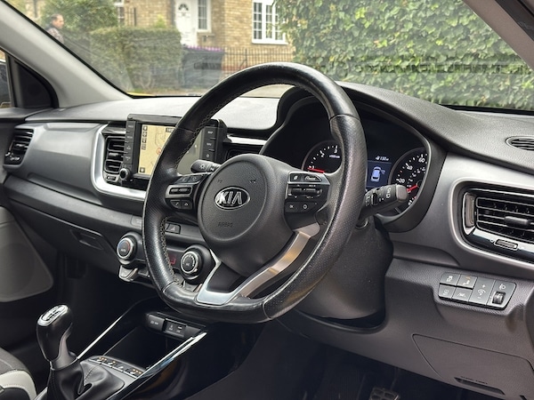 Used Kia Stonic 2018 for sale - 76182010: Photo 13