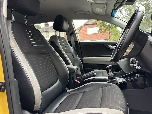 Used Kia Stonic 2018 for sale - 76182010: Photo 15