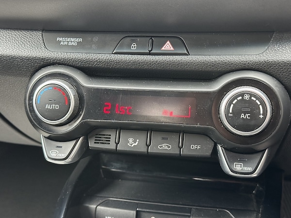 Used Kia Stonic 2018 for sale - 76182010: Photo 34