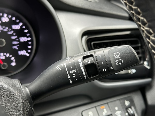 Used Kia Stonic 2018 for sale - 76182010: Photo 53