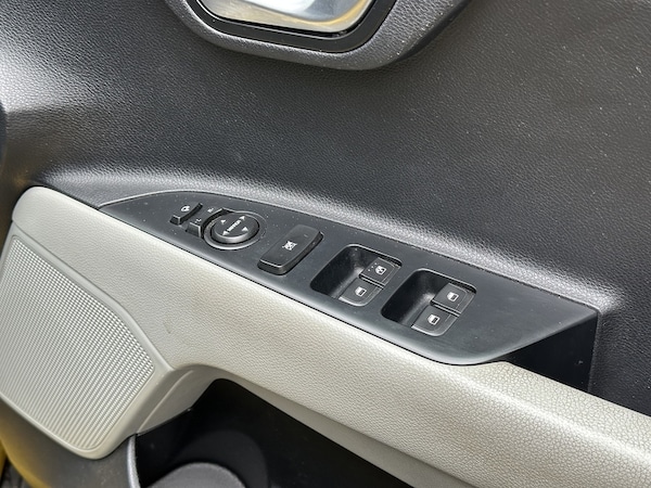 Used Kia Stonic 2018 for sale - 76182010: Photo 57