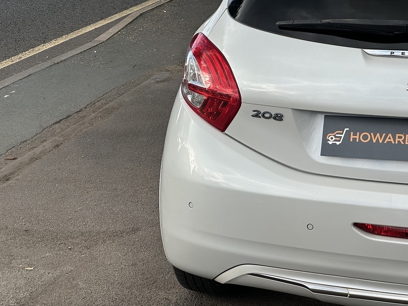 Used Peugeot 208 2014 for sale - 76518489: Photo 15