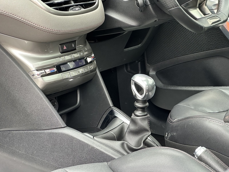 Used Peugeot 208 2014 for sale - 76518489: Photo 17