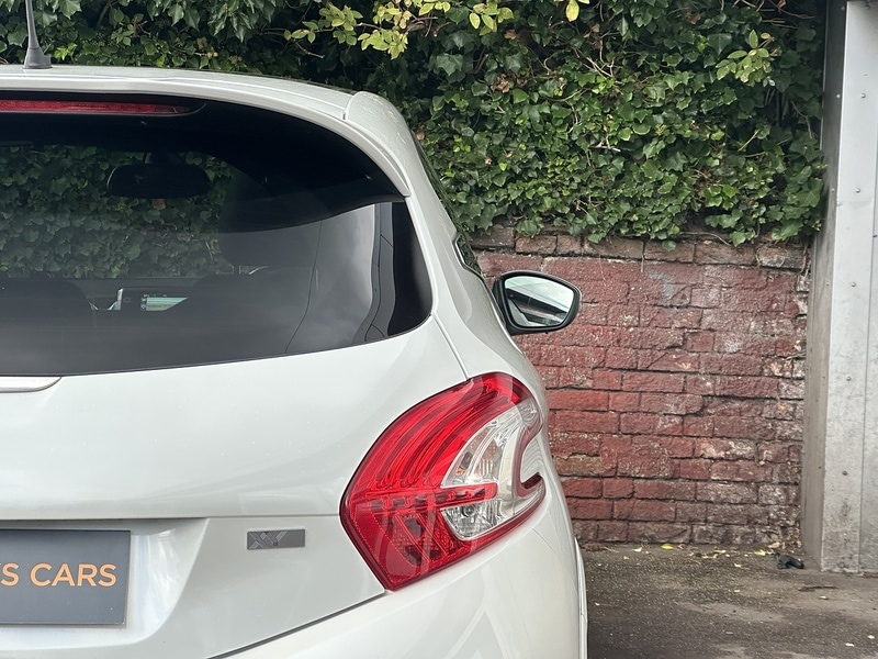 Used Peugeot 208 2014 for sale - 76518489: Photo 34