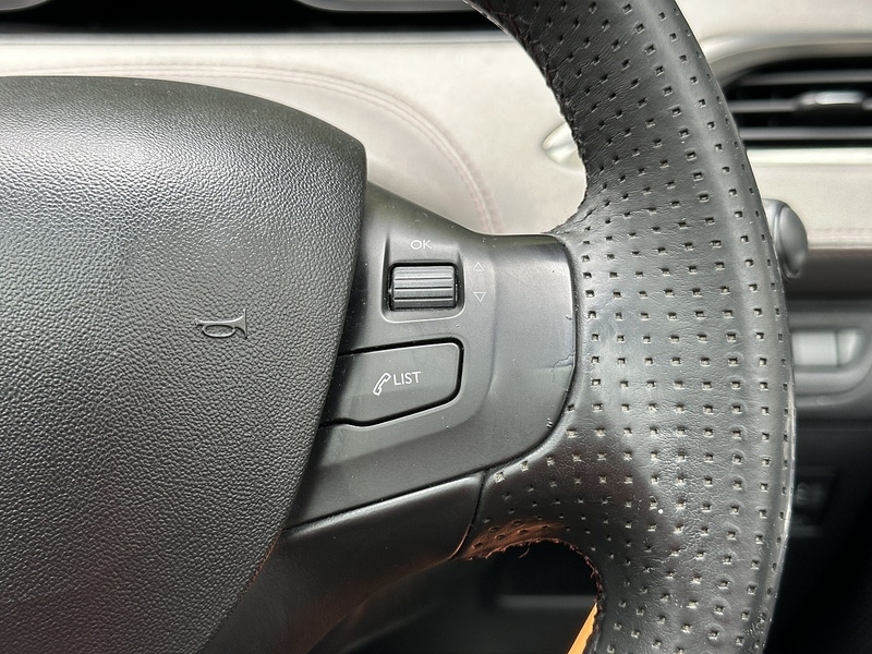 Used Peugeot 208 2014 for sale - 76518489: Photo 37