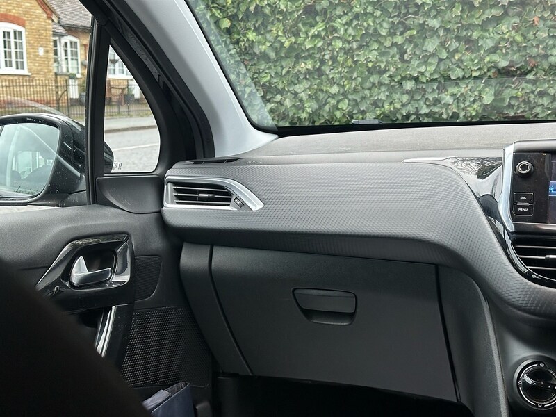 Used Peugeot 208 2017 for sale - 77490668: Photo 32