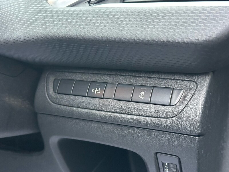 Used Peugeot 208 2017 for sale - 77490668: Photo 41