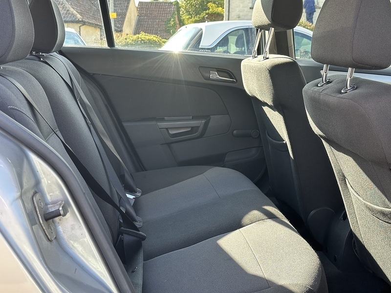 Used Vauxhall Astra 2008 for sale - 76106320: Photo 6