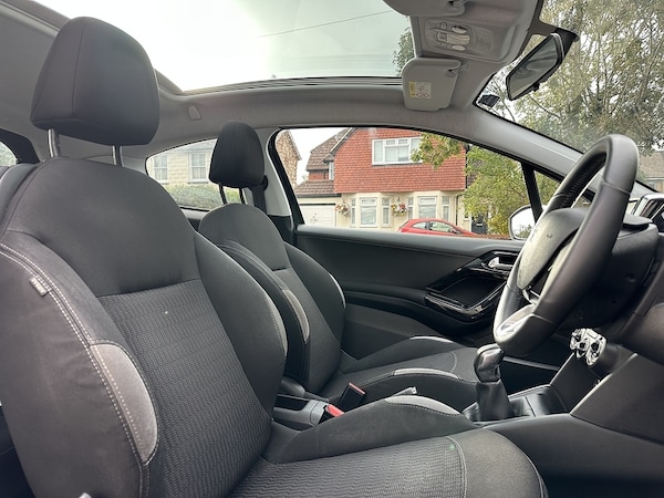 Used Peugeot 208 2014 for sale - 76185822: Photo 15