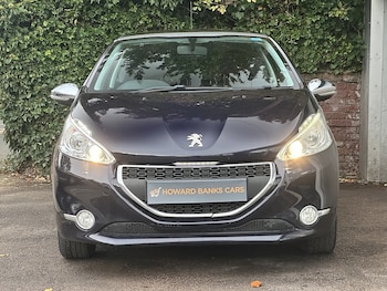 Used Peugeot 208 2014 for sale - 76185822: Photo 2