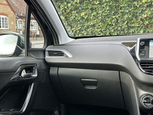 Used Peugeot 208 2014 for sale - 76185822: Photo 34
