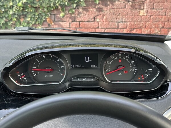 Used Peugeot 208 2014 for sale - 76185822: Photo 40