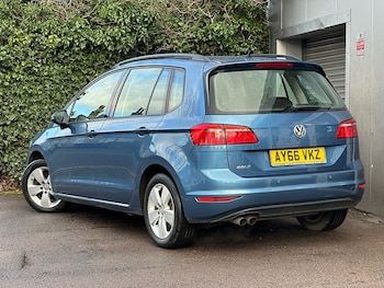 Used Volkswagen Golf SV 2016 for sale - 76784550: Photo