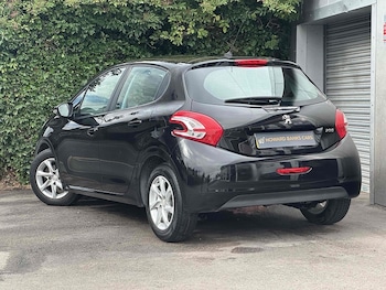 Used Peugeot 208 2014 for sale - 75453963: Photo