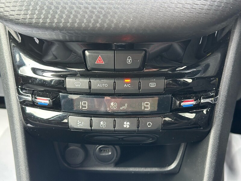 Used Peugeot 208 2019 for sale - 77379245: Photo 29