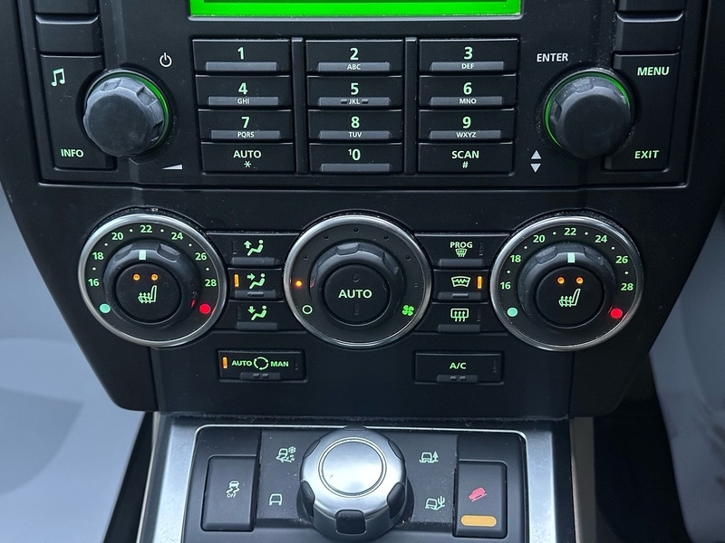 Used Land Rover Freelander 2 2011 for sale - 77379241: Photo 28