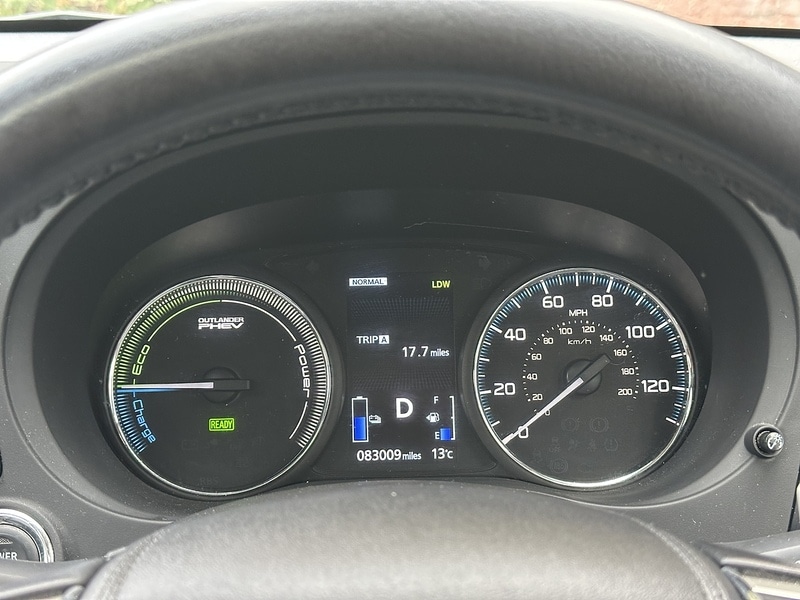 Used Mitsubishi Outlander 2016 for sale - 76323796: Photo 57