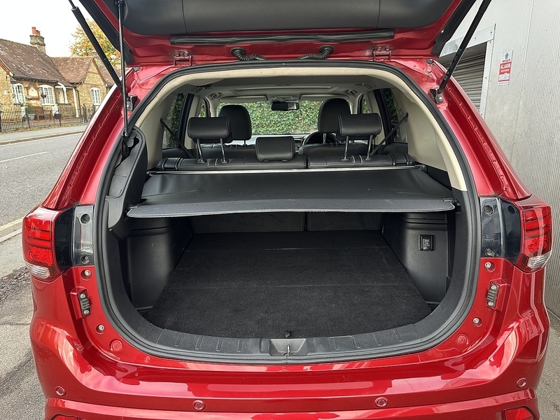 Used Mitsubishi Outlander 2016 for sale - 76323796: Photo 62