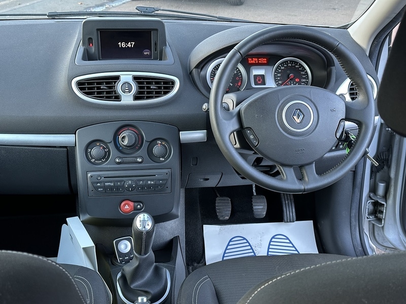 Used Renault Clio 2010 for sale - 76383153: Photo 8