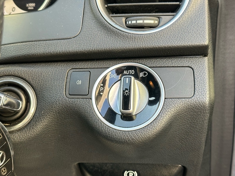 Used Mercedes-Benz C Class 2012 for sale - 76605297: Photo 36