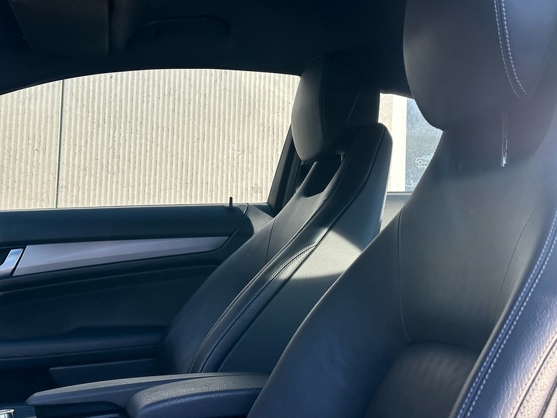 Used Mercedes-Benz C Class 2012 for sale - 76605297: Photo 9