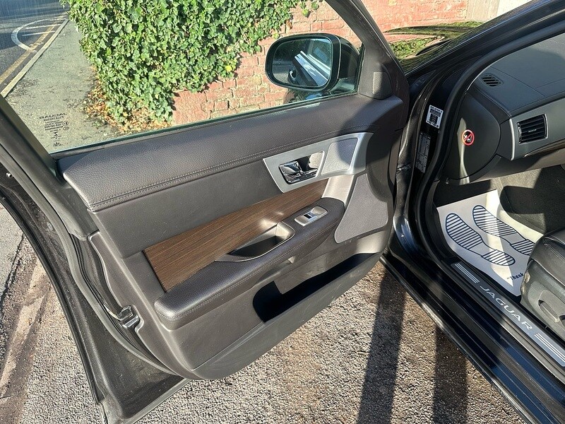 Used Jaguar XF 2014 for sale - 76643043: Photo 45