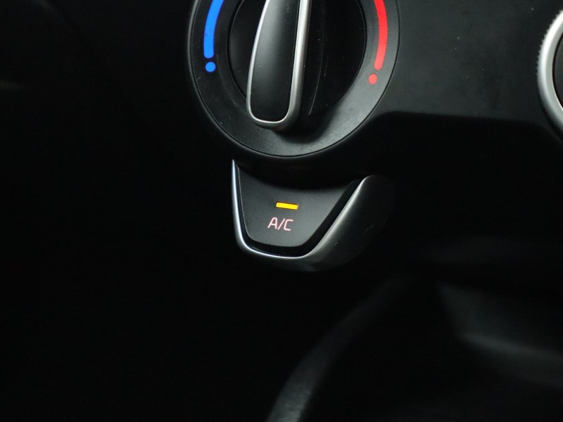 Used Kia Stonic 2024 for sale - 76981894: Photo 32