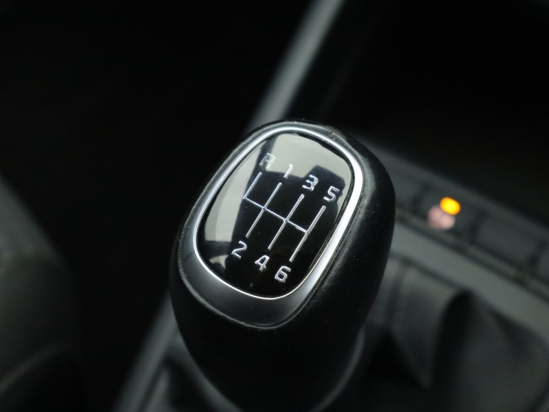 Used Kia Stonic 2022 for sale - 76981673: Photo 31