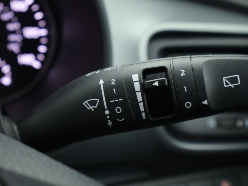 Used Kia Stonic 2022 for sale - 76981673: Photo 33