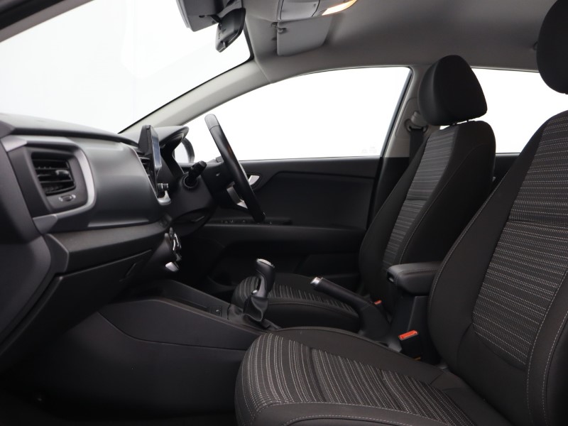 Used Kia Stonic 2022 for sale - 76981673: Photo 4