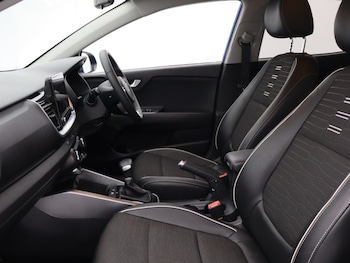 Used Kia Stonic 2023 for sale - 78577712: Photo