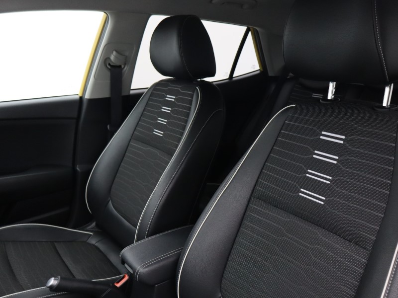 Used Kia Stonic 2024 for sale - 76982179: Photo 11