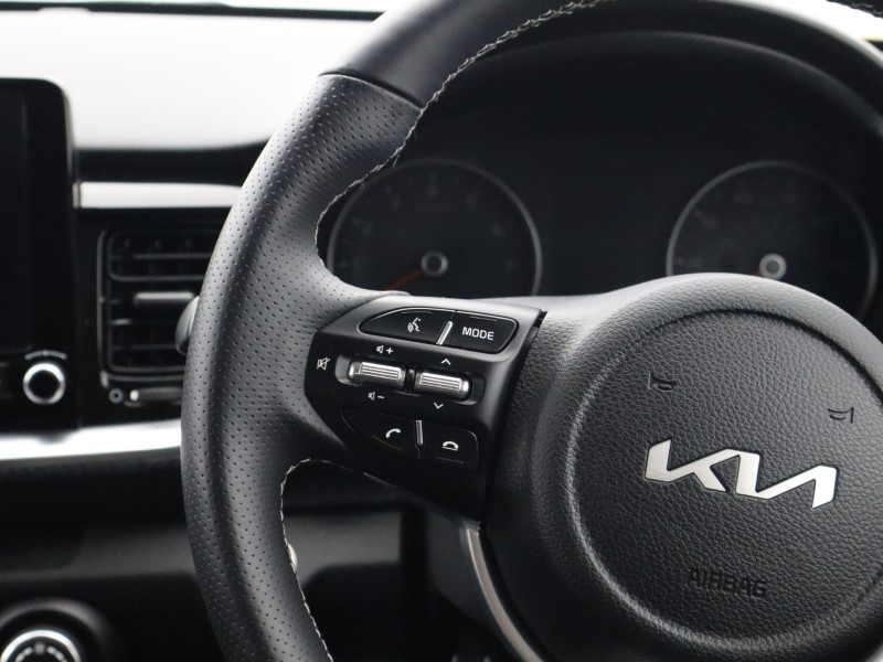 Used Kia Stonic 2024 for sale - 76982179: Photo 13