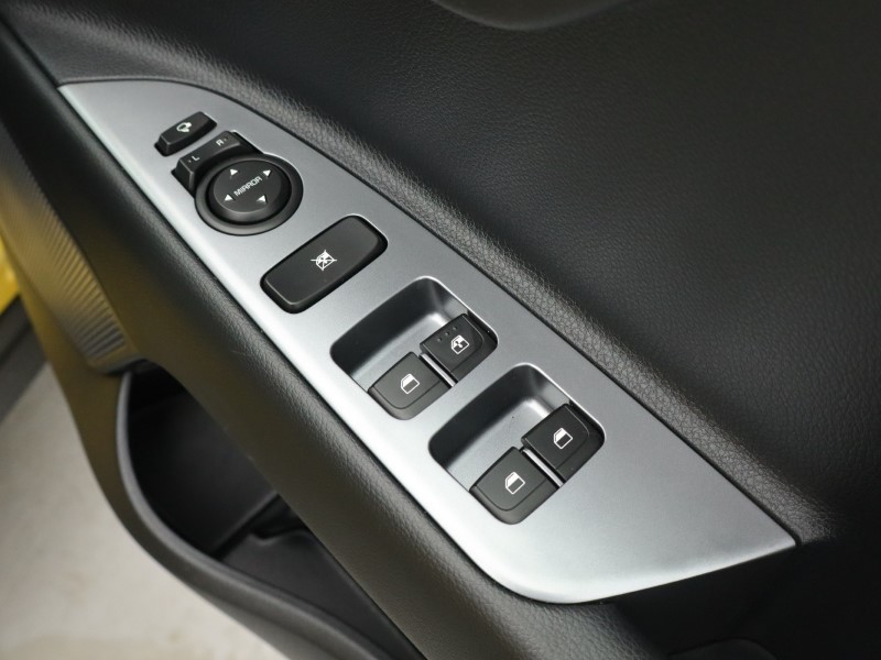 Used Kia Stonic 2024 for sale - 76982179: Photo 21