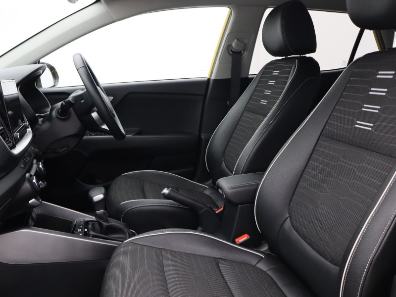 Used Kia Stonic 2024 for sale - 76982179: Photo 3