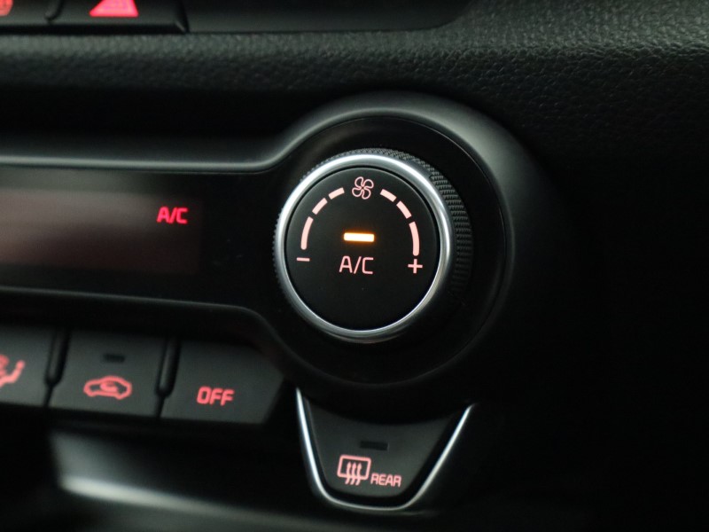 Used Kia Stonic 2024 for sale - 76982179: Photo 31